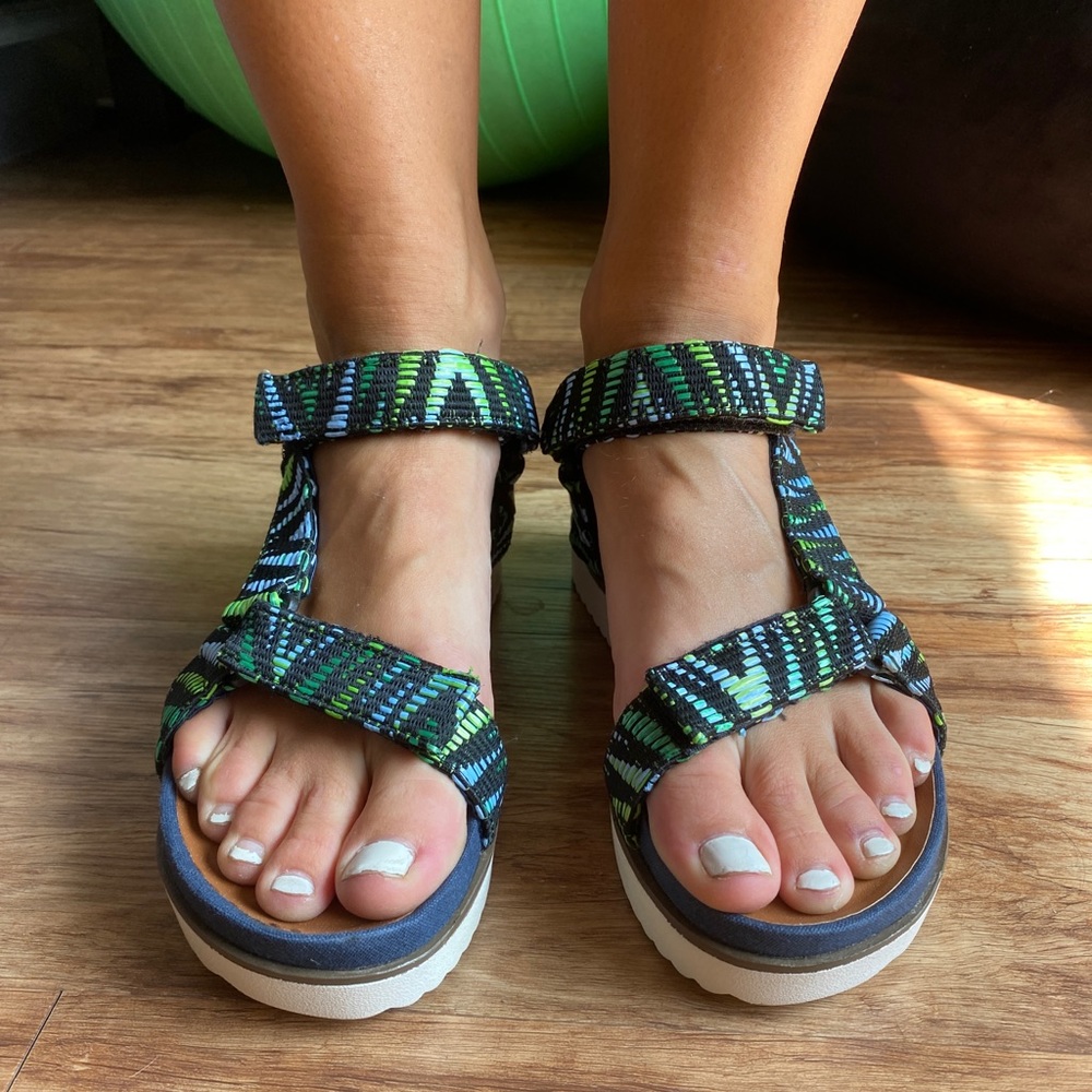 Women’s platform sandals